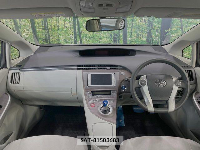 Toyota PRIUS 2014-03 8458232-1