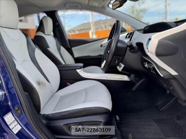 Toyota PRIUS 2016-05 8458219-15