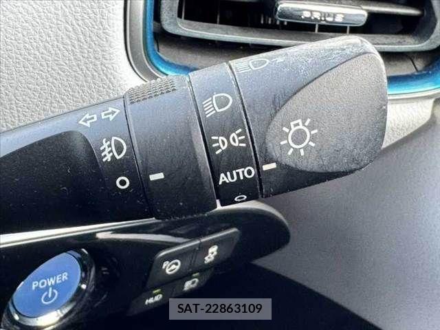 Toyota PRIUS 2016-05 8458219-25