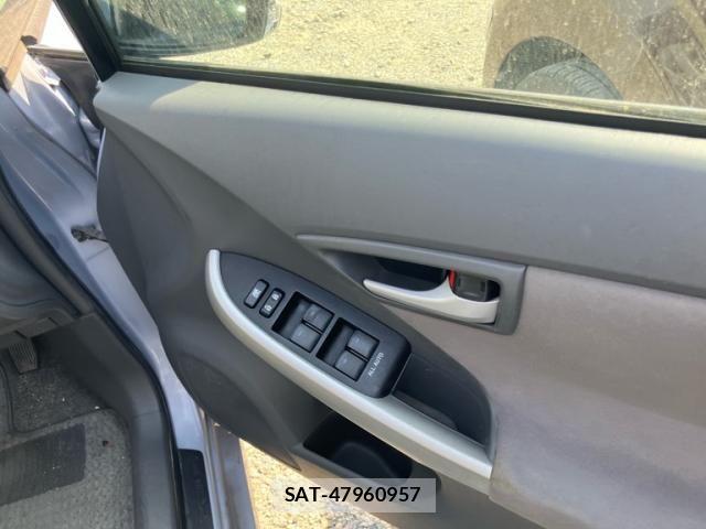 Toyota PRIUS 2010-12 8458240-10
