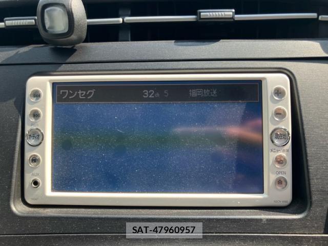 Toyota PRIUS 2010-12 8458240-16