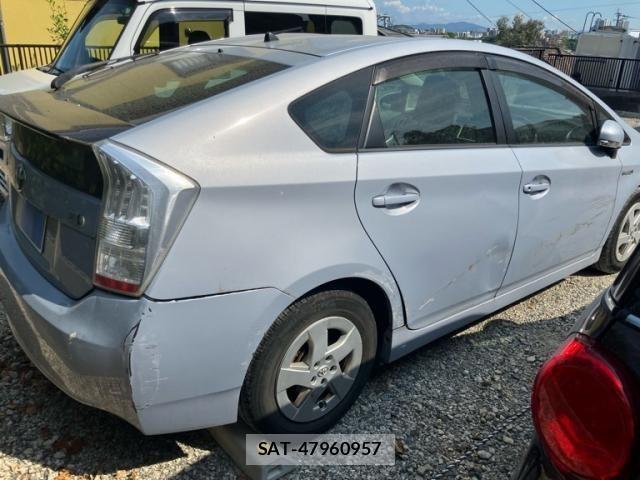 Toyota PRIUS 2010-12 8458240-3