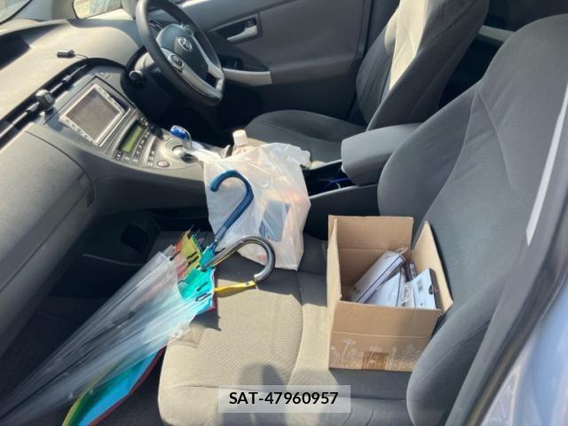 Toyota PRIUS 2010-12 8458240-6