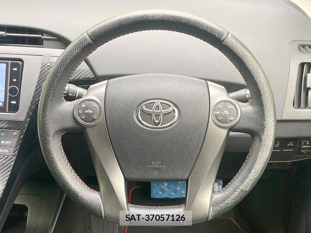 Toyota PRIUS 2013-08 8458228-10