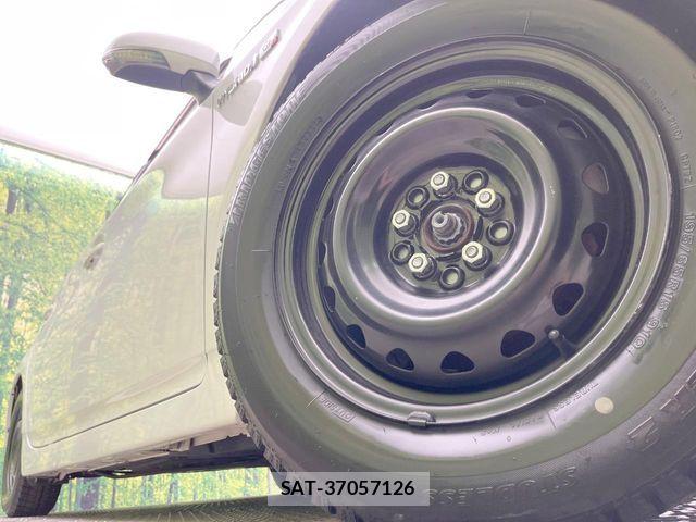Toyota PRIUS 2013-08 8458228-12