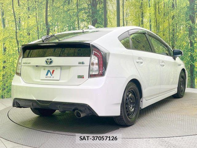 Toyota PRIUS 2013-08 8458228-16