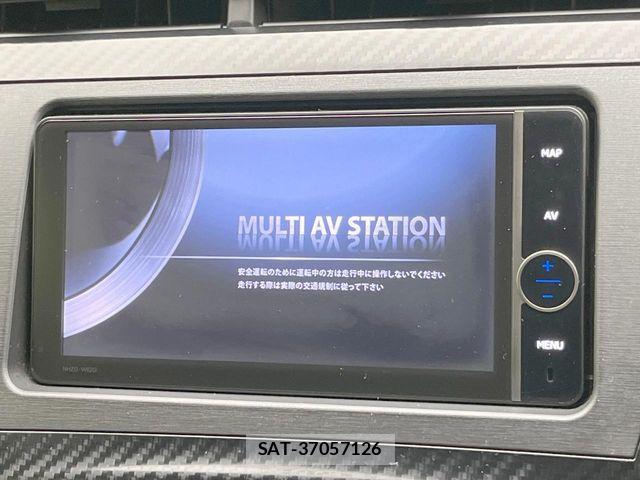 Toyota PRIUS 2013-08 8458228-2