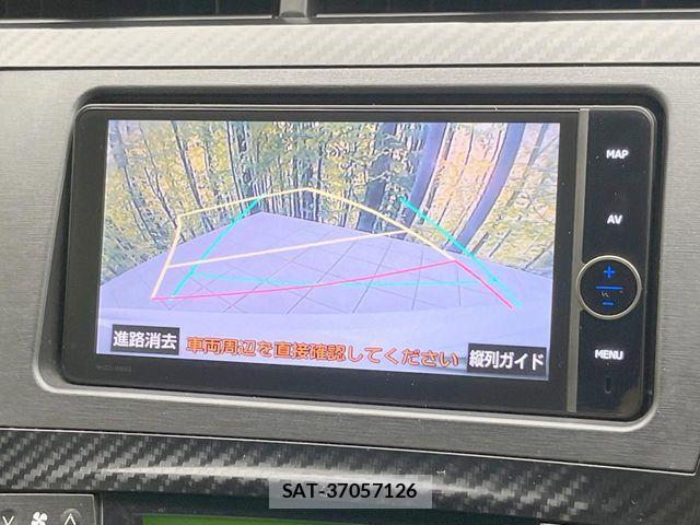 Toyota PRIUS 2013-08 8458228-3