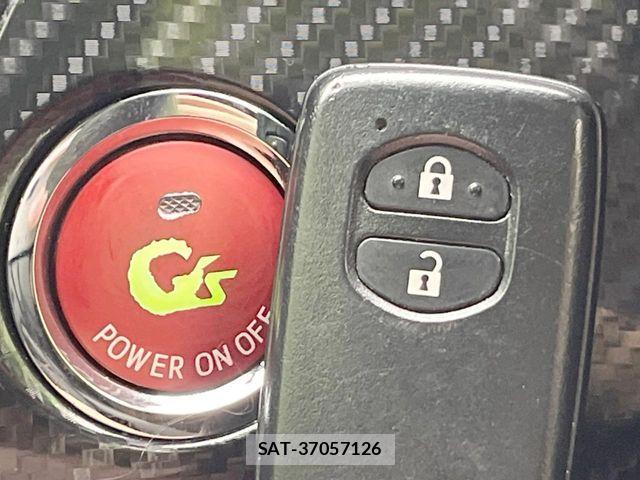 Toyota PRIUS 2013-08 8458228-5