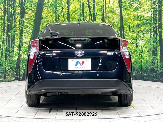 Toyota PRIUS 2017-09 8458216-14
