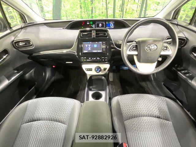 Toyota PRIUS 2017-09 8458216-1