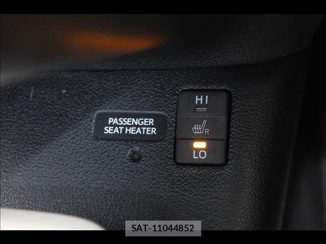 Toyota PRIUS 2017-08 8458221-14