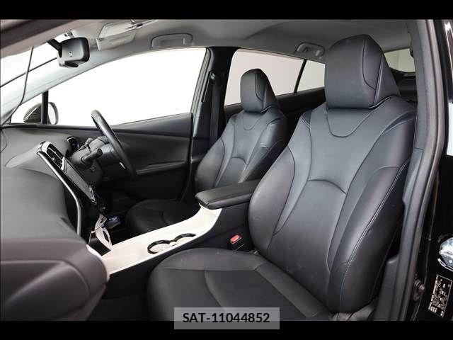Toyota PRIUS 2017-08 8458221-17