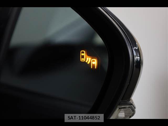 Toyota PRIUS 2017-08 8458221-8