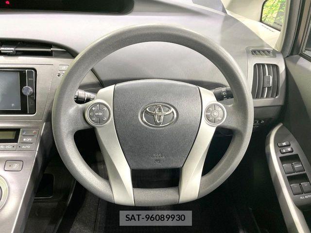 Toyota PRIUS 2014-02 8458225-10