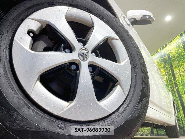 Toyota PRIUS 2014-02 8458225-12