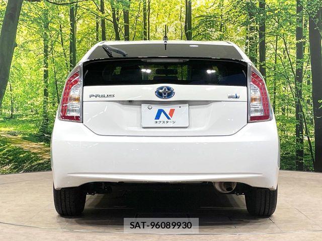 Toyota PRIUS 2014-02 8458225-14