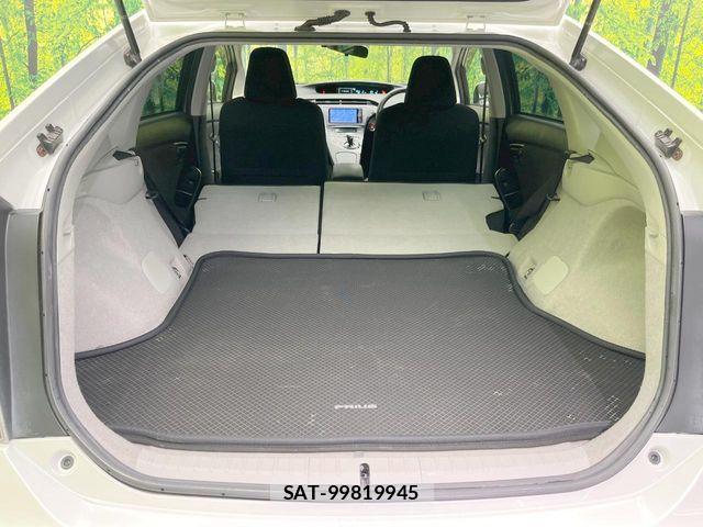 Toyota PRIUS 2014-02 8458229-9