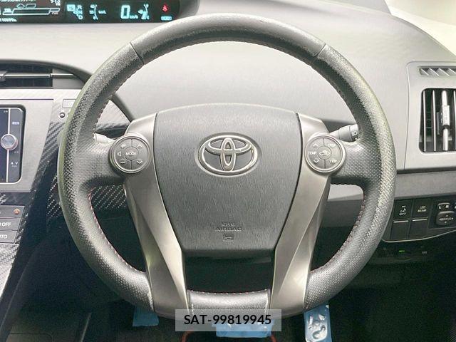 Toyota PRIUS 2014-02 8458229-10