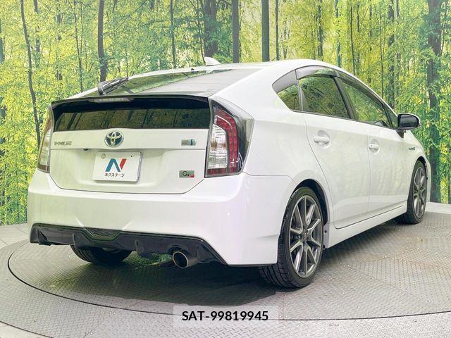 Toyota PRIUS 2014-02 8458229-16
