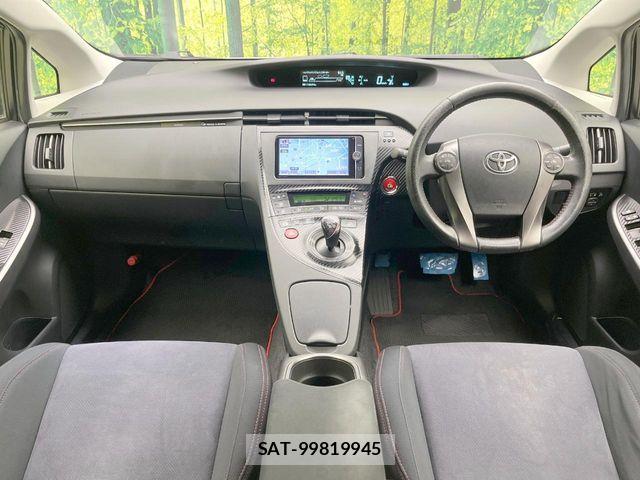 Toyota PRIUS 2014-02 8458229-1