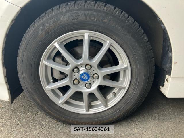 Toyota PRIUS 2010-12 8458242-10