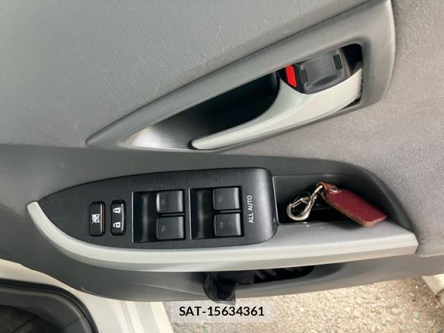Toyota PRIUS 2010-12 8458242-20