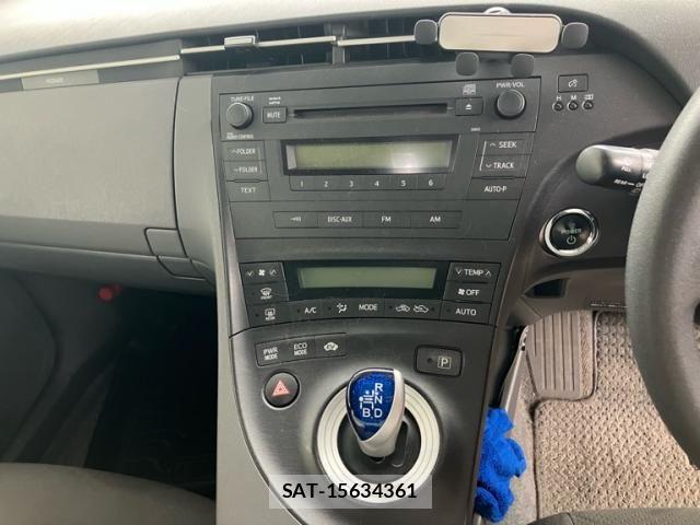 Toyota PRIUS 2010-12 8458242-24