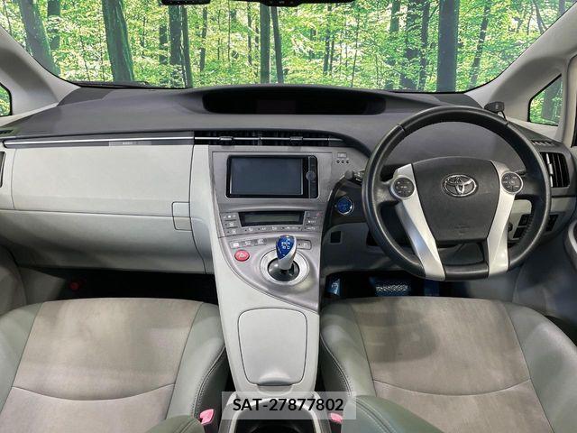 Toyota PRIUS 2012-07 8458230-1