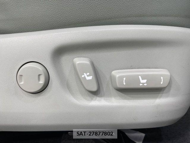 Toyota PRIUS 2012-07 8458230-4
