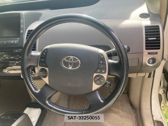 Toyota PRIUS 2009-03 8457308-14