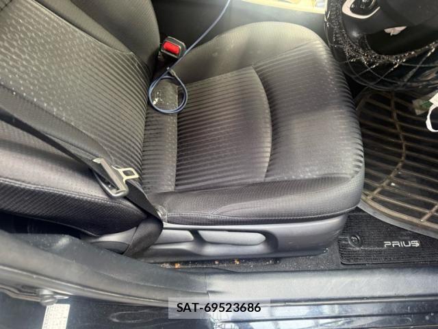 Toyota PRIUS 2017-08 8458224-11