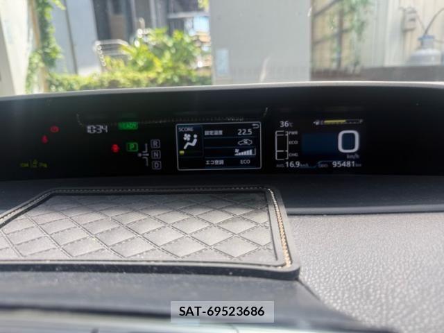 Toyota PRIUS 2017-08 8458224-20