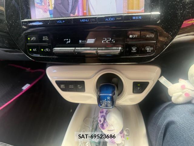 Toyota PRIUS 2017-08 8458224-22