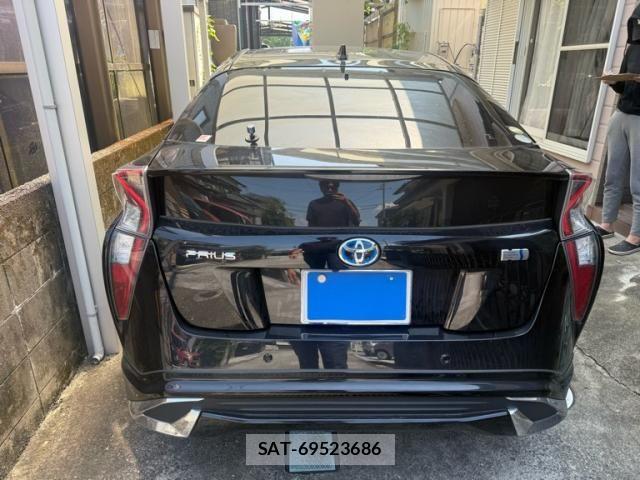 Toyota PRIUS 2017-08 8458224-2