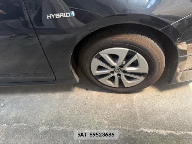 Toyota PRIUS 2017-08 8458224-5
