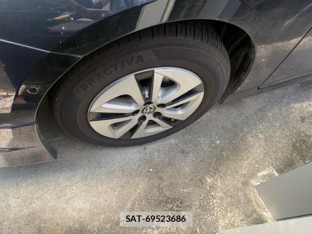 Toyota PRIUS 2017-08 8458224-8