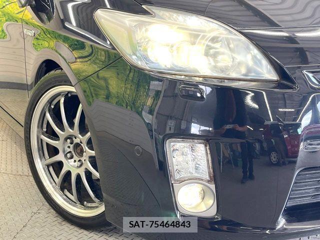 Toyota PRIUS 2011-01 8458227-11