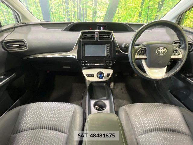 Toyota PRIUS 2017-11 8458226-1