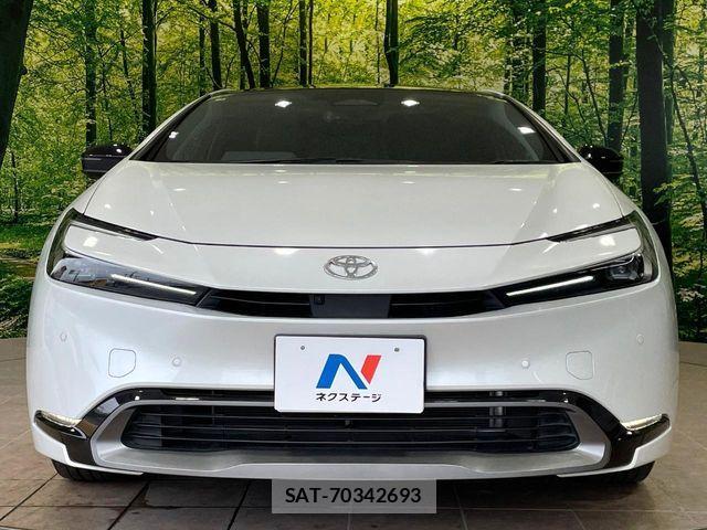 Toyota PRIUS 2023-04 8458206-13