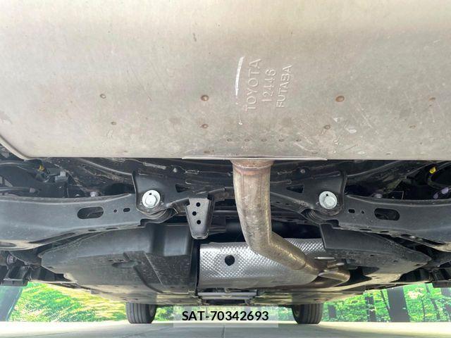 Toyota PRIUS 2023-04 8458206-18