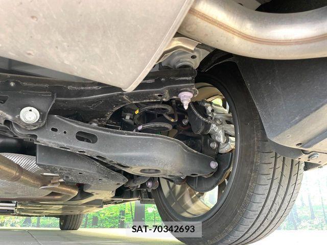 Toyota PRIUS 2023-04 8458206-19