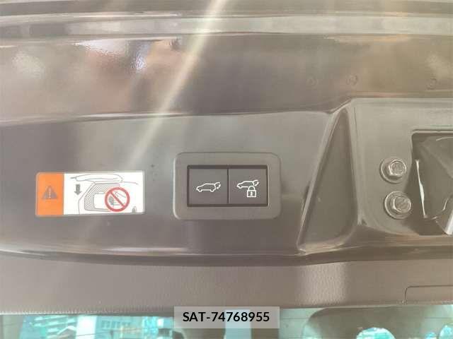 Toyota PRIUS 2023-06 8485924-13