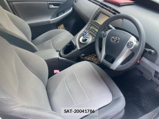 Toyota PRIUS 2010-07 8485957-12