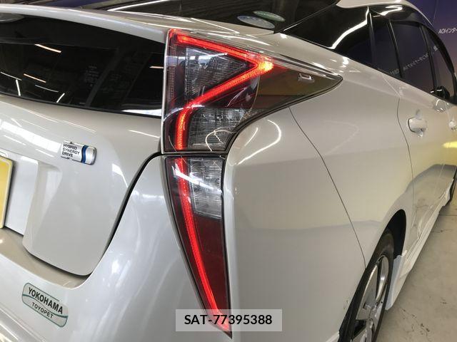 Toyota PRIUS 2017-10 8485941-26