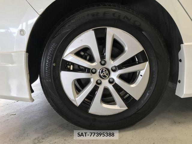 Toyota PRIUS 2017-10 8485941-27