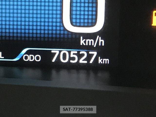 Toyota PRIUS 2017-10 8485941-2