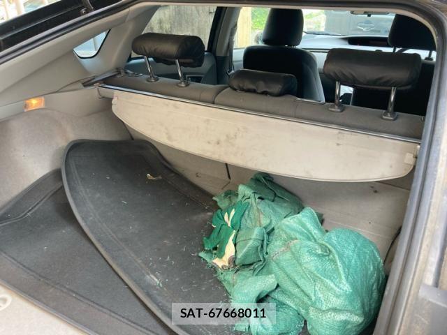 Toyota PRIUS 2011-10 8485956-12