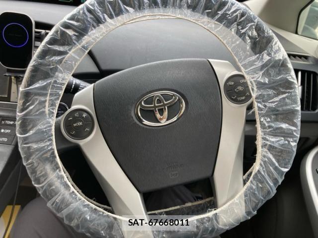 Toyota PRIUS 2011-10 8485956-14