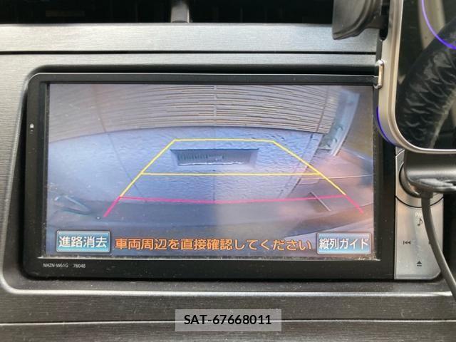 Toyota PRIUS 2011-10 8485956-18